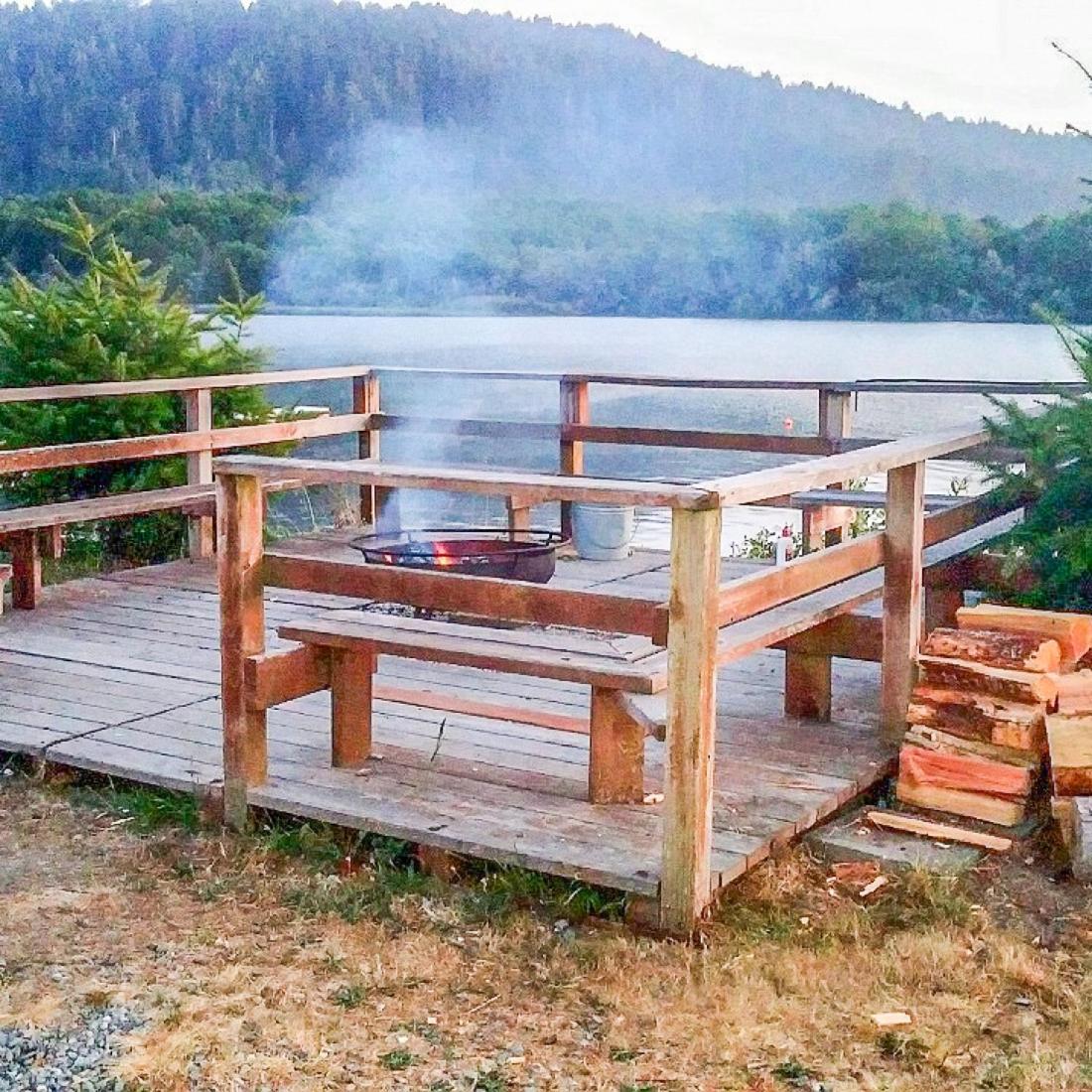 Riverview Cozy Home By The River Klamath Exterior photo