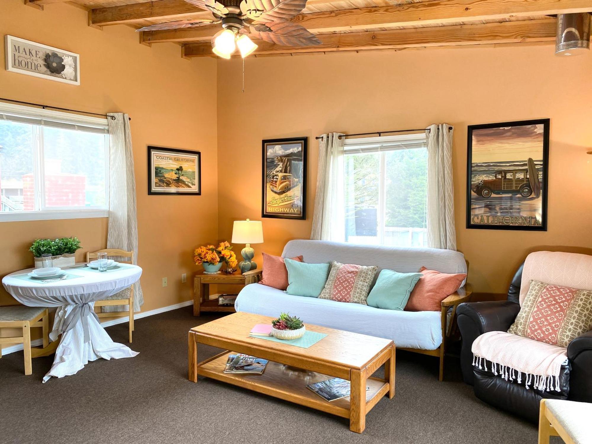 Riverview Cozy Home By The River Klamath Exterior photo